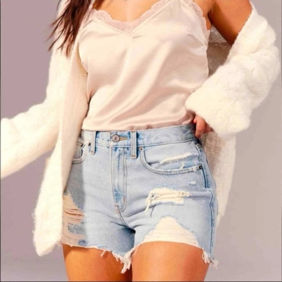 Abercrombie & Fitch Curve Love MidRise Boyfriend Denim Shorts Destructed 28 / 6 - Picture 1 of 11